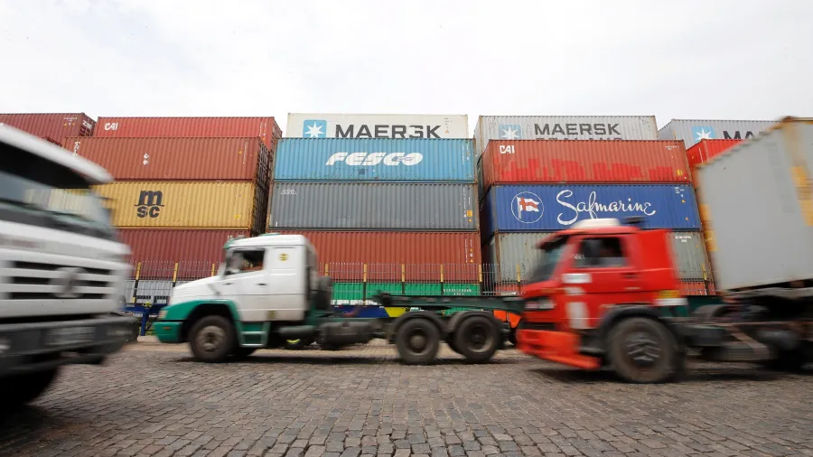 Novas tarifas dos EUA ameaçam um terço das exportações brasileiras, diz CNI