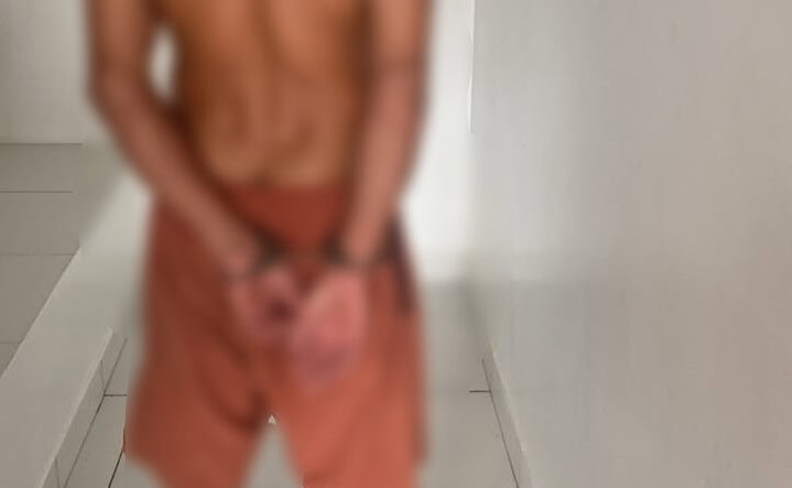 Homem é preso por violência doméstica após companheira relatar sequência de agressões no interior do Acre