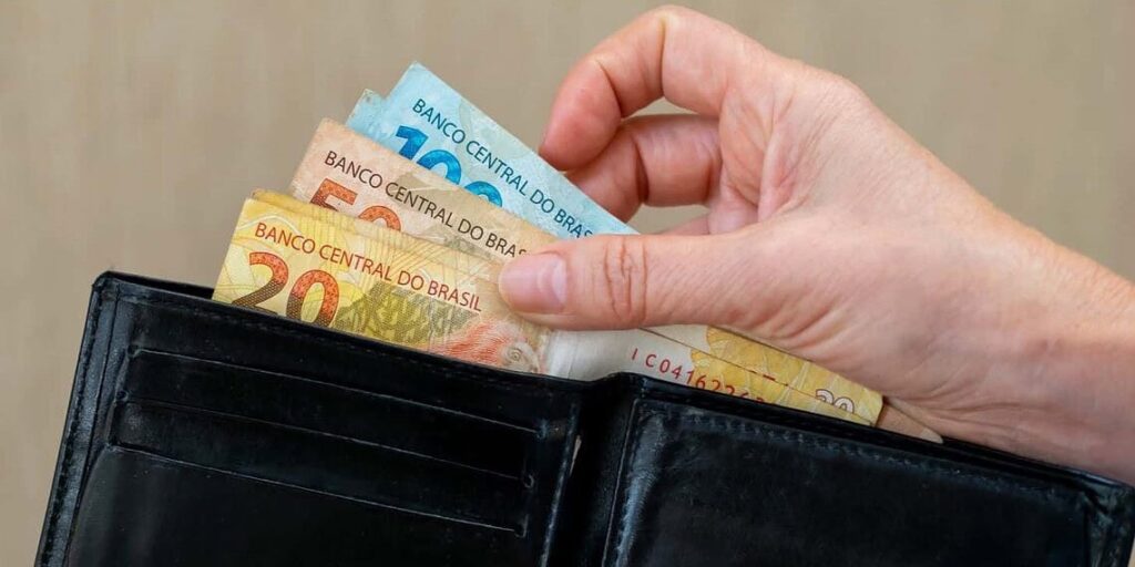 Família acreana precisa de mais de R$ 2,5 mil por mês para bancar cesta básica, higiene e limpeza