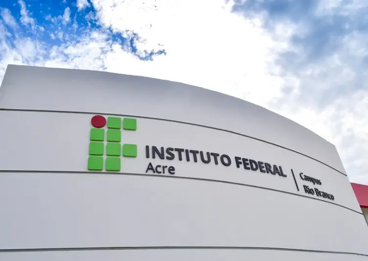 Ifac abre 52 bolsas para iniciação científica e tecnológica com auxílios de até R$ 700
