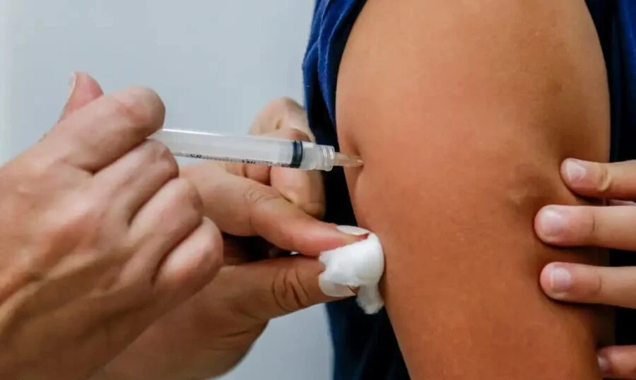 Cruzeiro do Sul registra baixa adesão à segunda dose da vacina contra a dengue