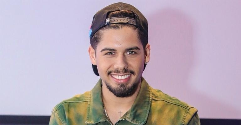 Zé Felipe responde sobre sexualidade e morar perto de Virginia: “Gay por hobby”
