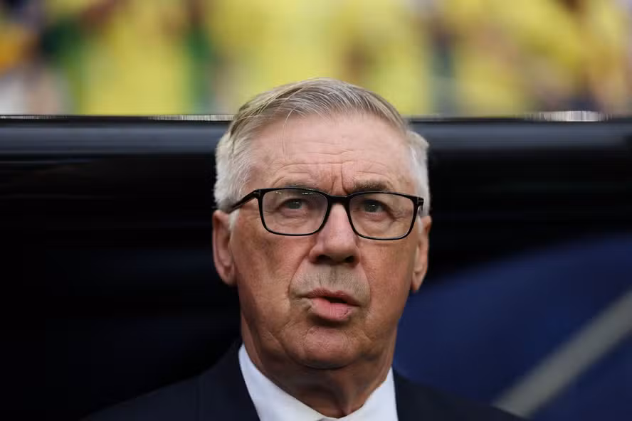 Após queda da seleção nas oitavas, quem deve parar e quem deve seguir no próximo ciclo da Copa?