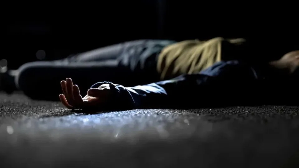 Mulher é morta pelo marido com 28 facadas; suspeito é preso em bar