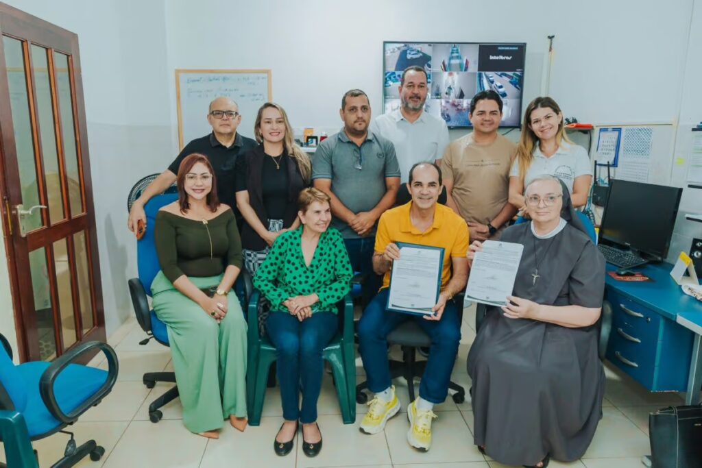 Cruzeiro do Sul firma convênio de R$ 305 mil com o Lar dos Vicentinos para fortalecer atendimento aos idosos