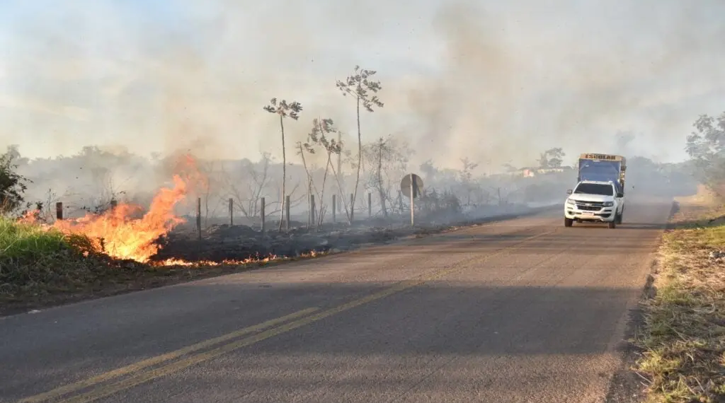 Acre entra na lista de estados com focos de calor; Ministério da Saúde alerta para riscos da fumaça