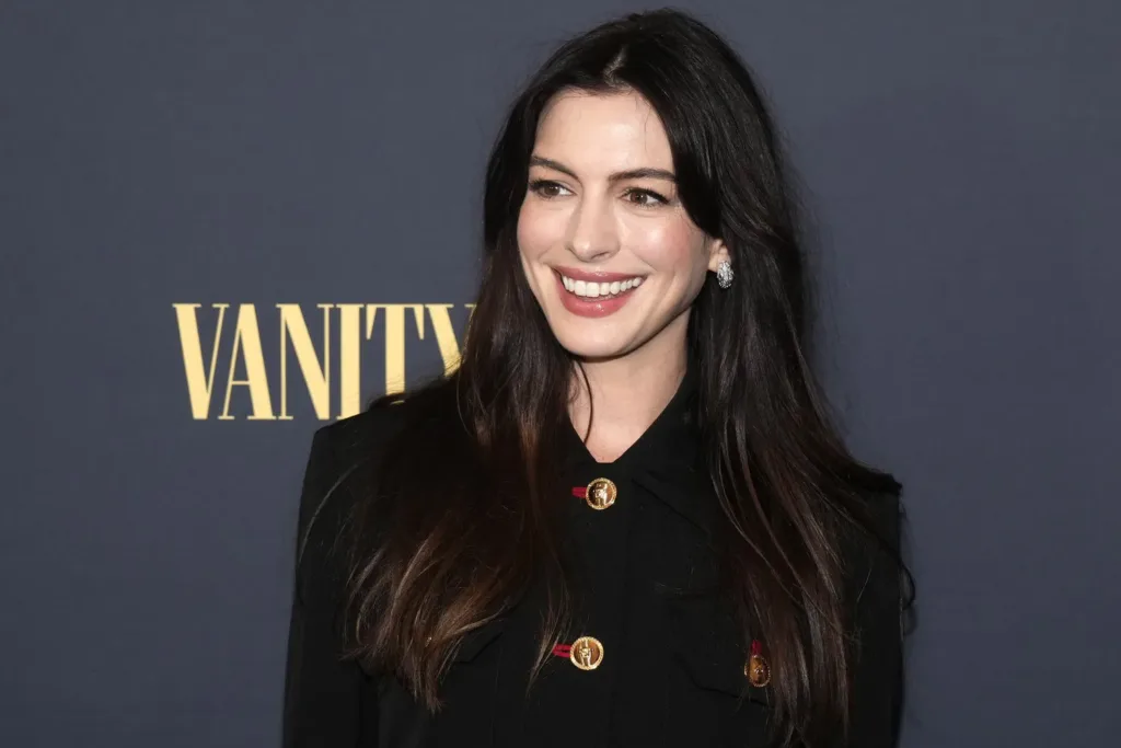Anne Hathaway fala sobre auge da fama: ‘Extremamente surreal’