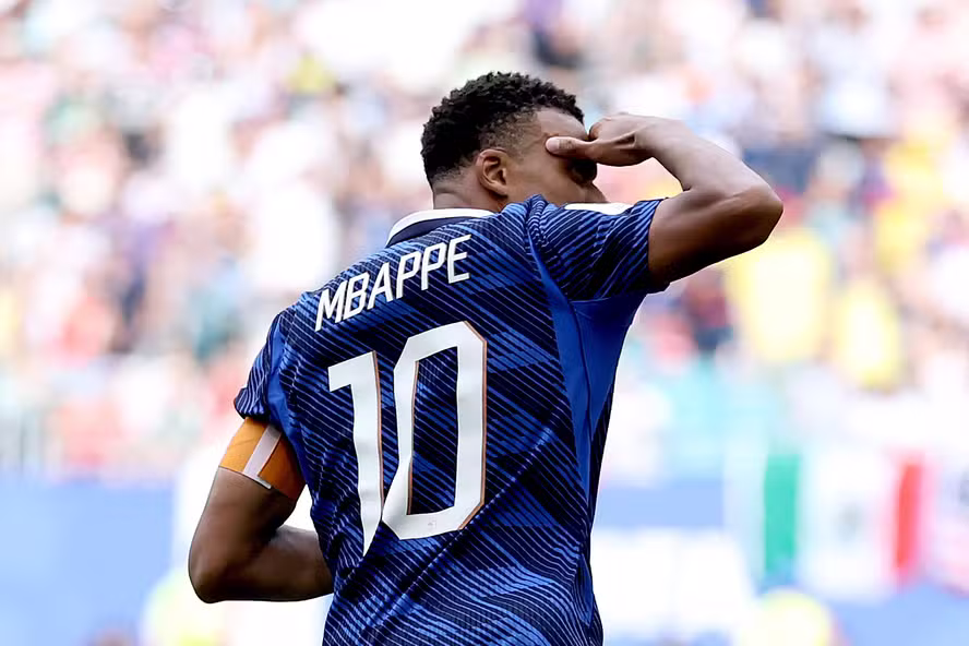 Bastidores da França na Copa tiveram crise, atritos com federação e pressão de Mbappé, diz jornal