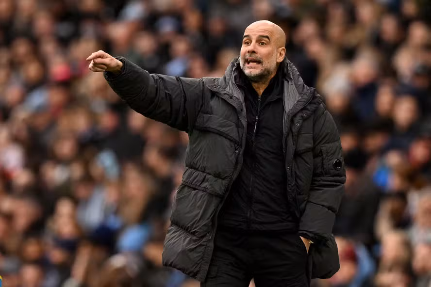 Dirigentes da Federação Italiana se reúnem com Guardiola para tentar convencê-lo a treinar a seleção, diz jornal