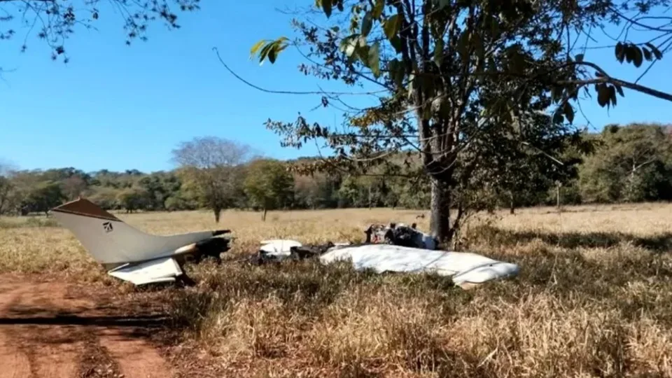 Avião com mais de 300 kg de cocaína faz pouso forçado