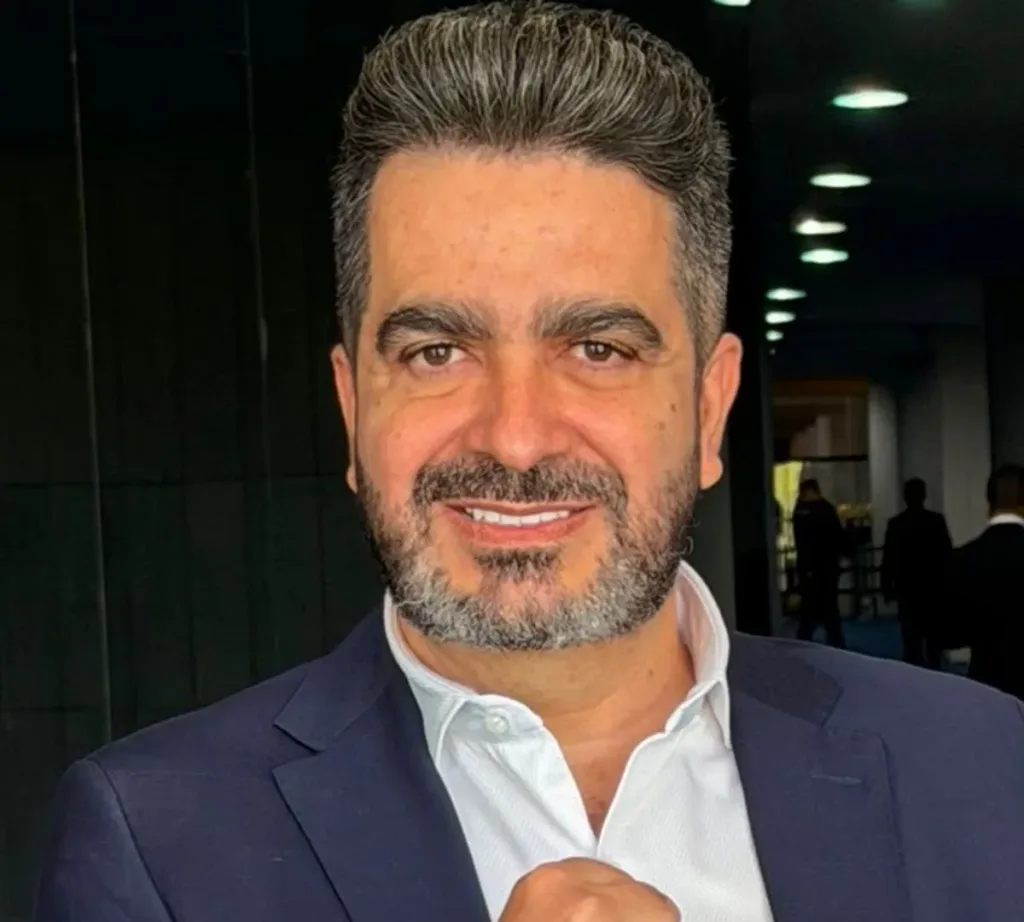 Pré-candidato do PRTB promete distribuir iPhones se for eleito presidente
