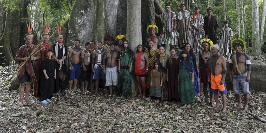 Lideranças Ashaninka vão a Brasília cobrar ação contra o avanço do narcotráfico na fronteira, após invasão armada em TI do Acre