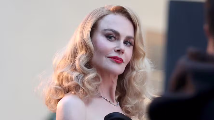 Nicole Kidman aparece com cachos naturais, visual raro, e inspira nova tendência de beleza
