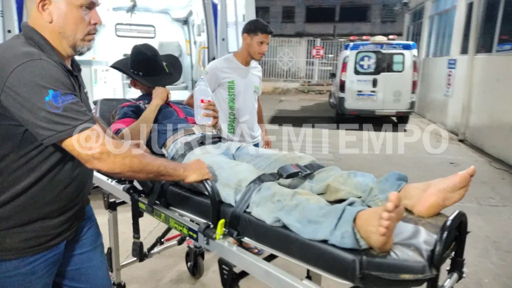 Peão fica ferido durante pré-seleção do rodeio da Expo Bujari após acidente com brete