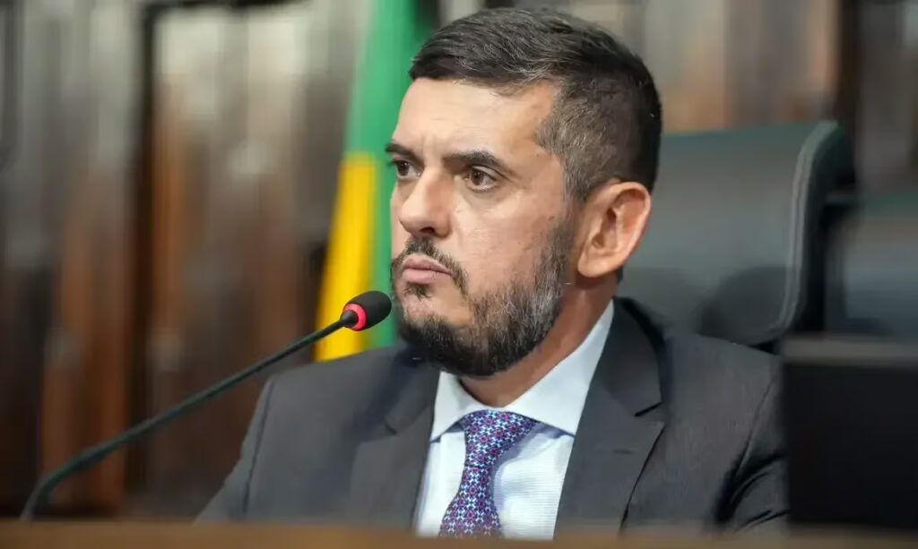 PF faz nova fase de operação sobre ligação de políticos com Comando Vermelho