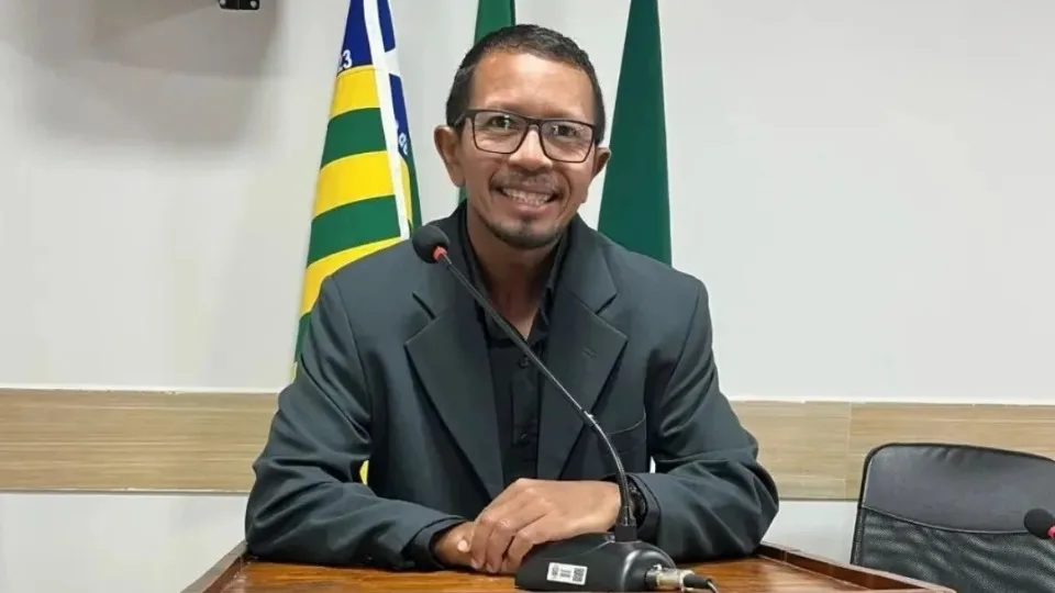 Vereador do PT morre após levar mais de 2 mil picadas de abelha