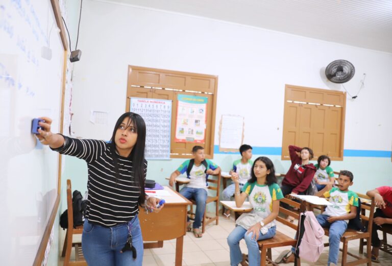 Entenda como vai funcionar a seleção de professores temporários no Acre após nova regra