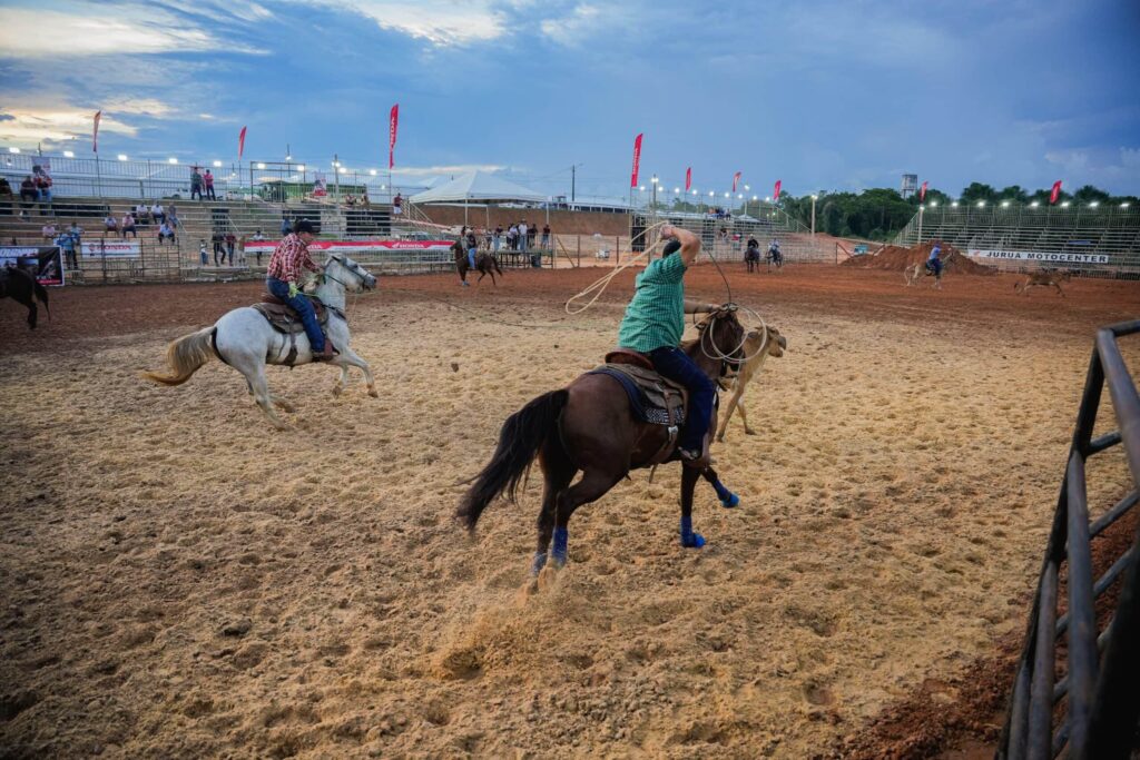 Prova de Laço garante emoção e tradição à Arena de Rodeios da Expoacre Juruá