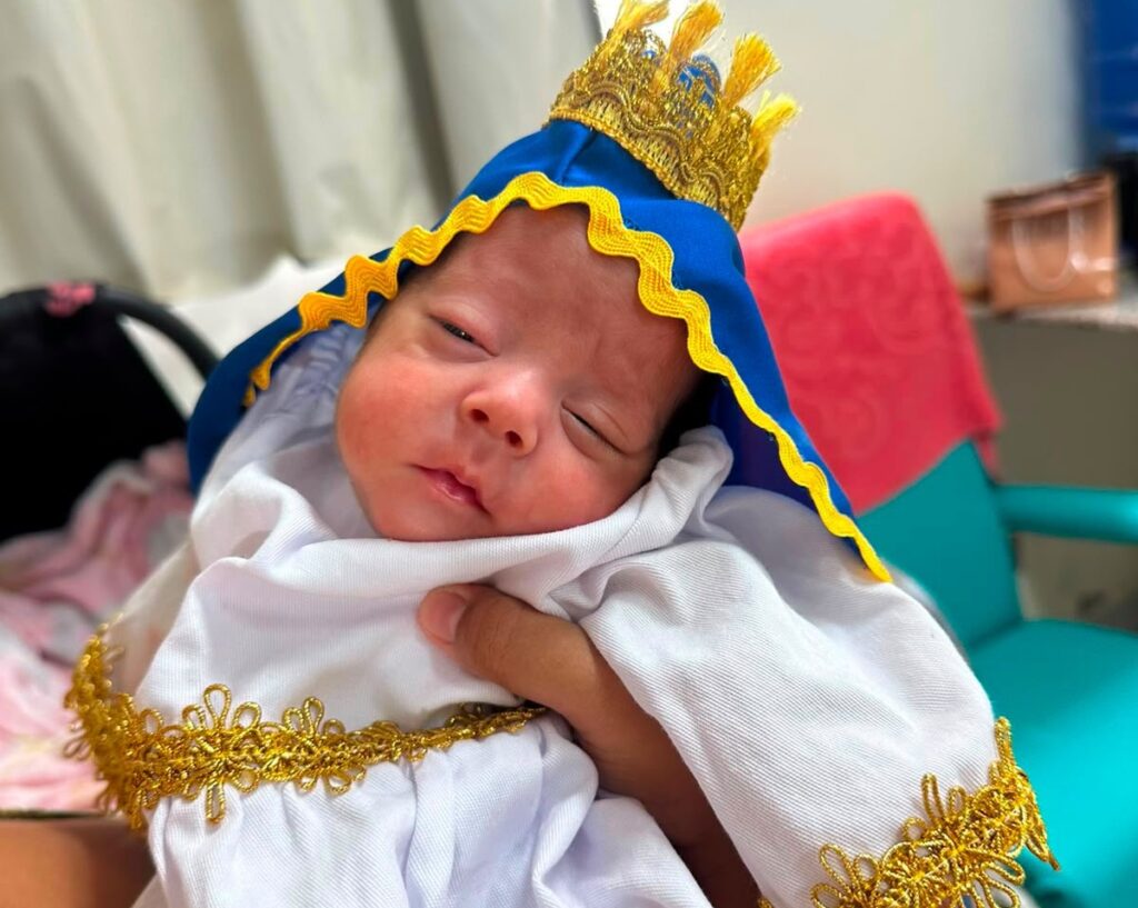Milagre e superação: Alicia recebe alta após superar prematuridade extrema e emociona família