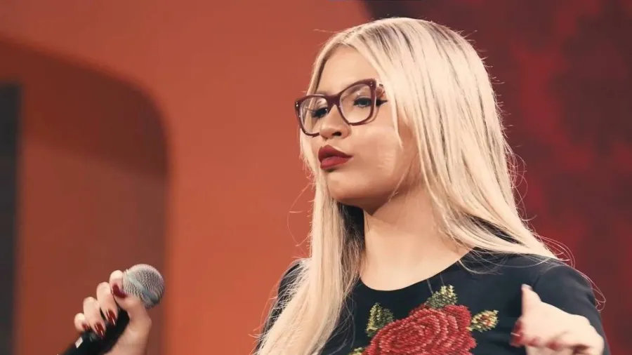 Música inédita de Marília Mendonça é lançada quase 5 anos após sua morte