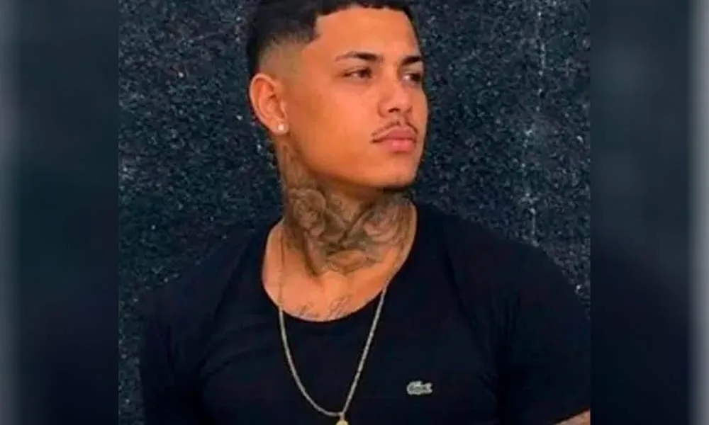 Jovem morre após doar rim ao pai que o expulsou de casa por ser gay