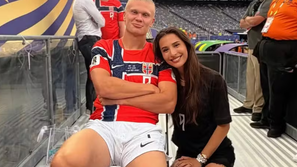 Ex-jogadora e influencer: mulher de Haaland celebra vitória da Noruega