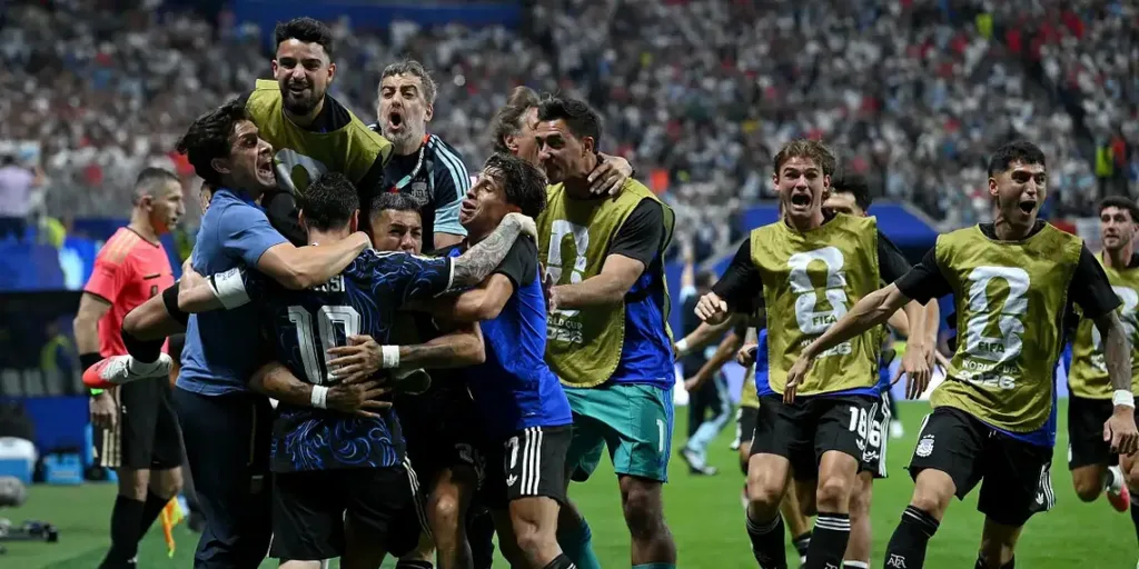 Argentina vira contra a Inglaterra e está na final da Copa do Mundo