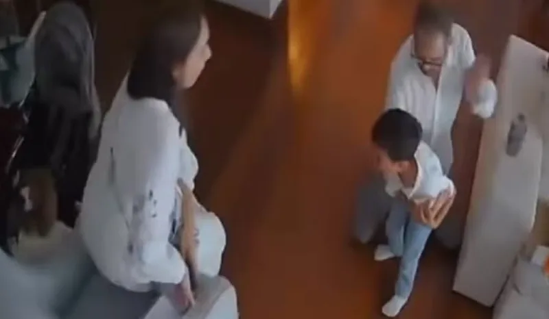 VÍDEO: médico salva filho de 4 anos engasgado com bolinha de isopor