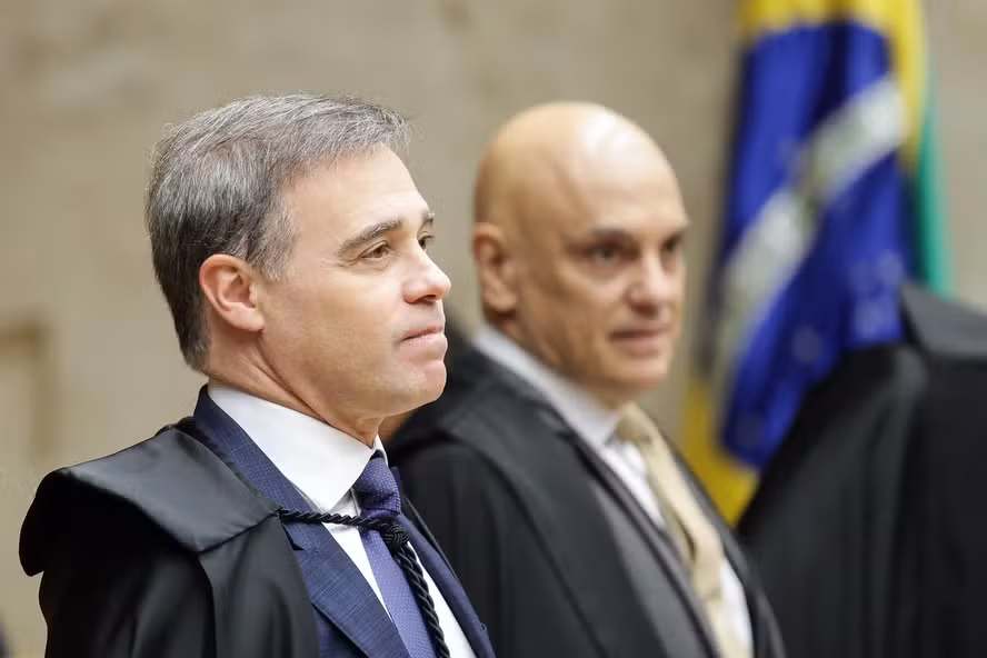 O alerta de André Mendonça ao governo Lula sobre remoção de delegados da PF
