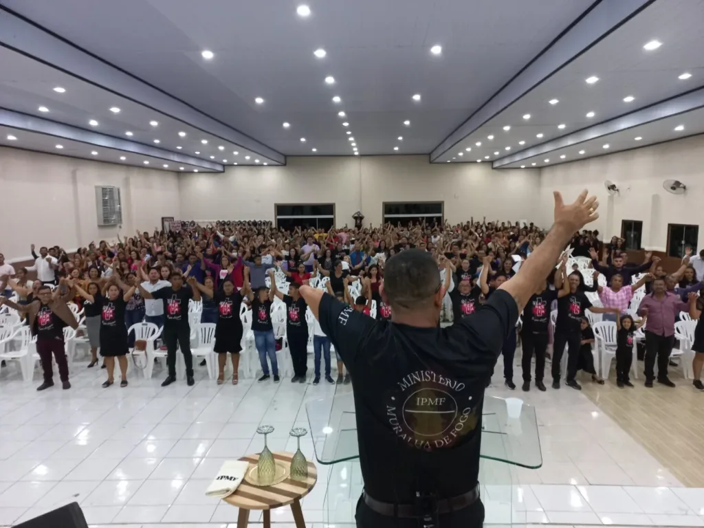 Igreja Pentecostal Muralha de Fogo promove congresso com participação da cantora Valquíria de Oliveira em Cruzeiro do Sul