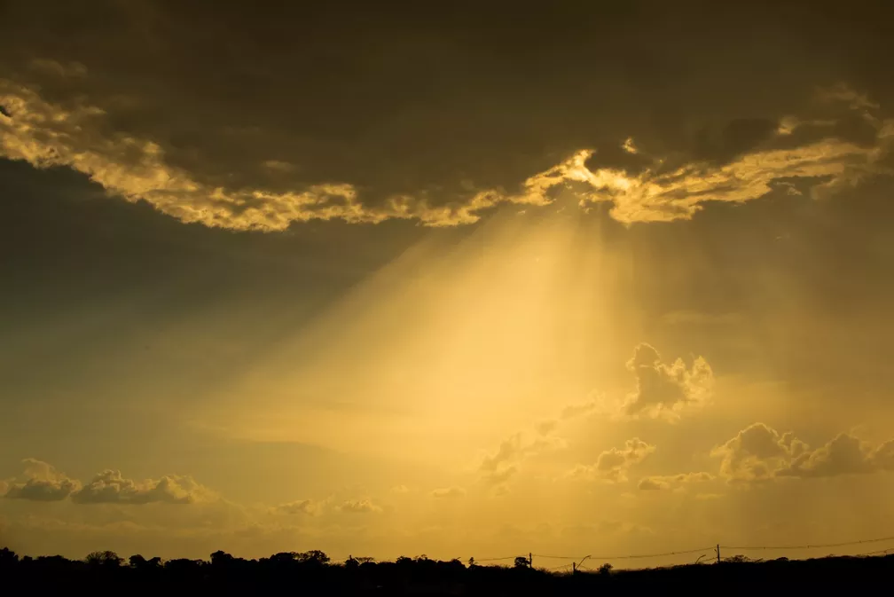 Terça-feira (21) será de sol, calor e ventos moderados no Acre; máxima chega a 35°C