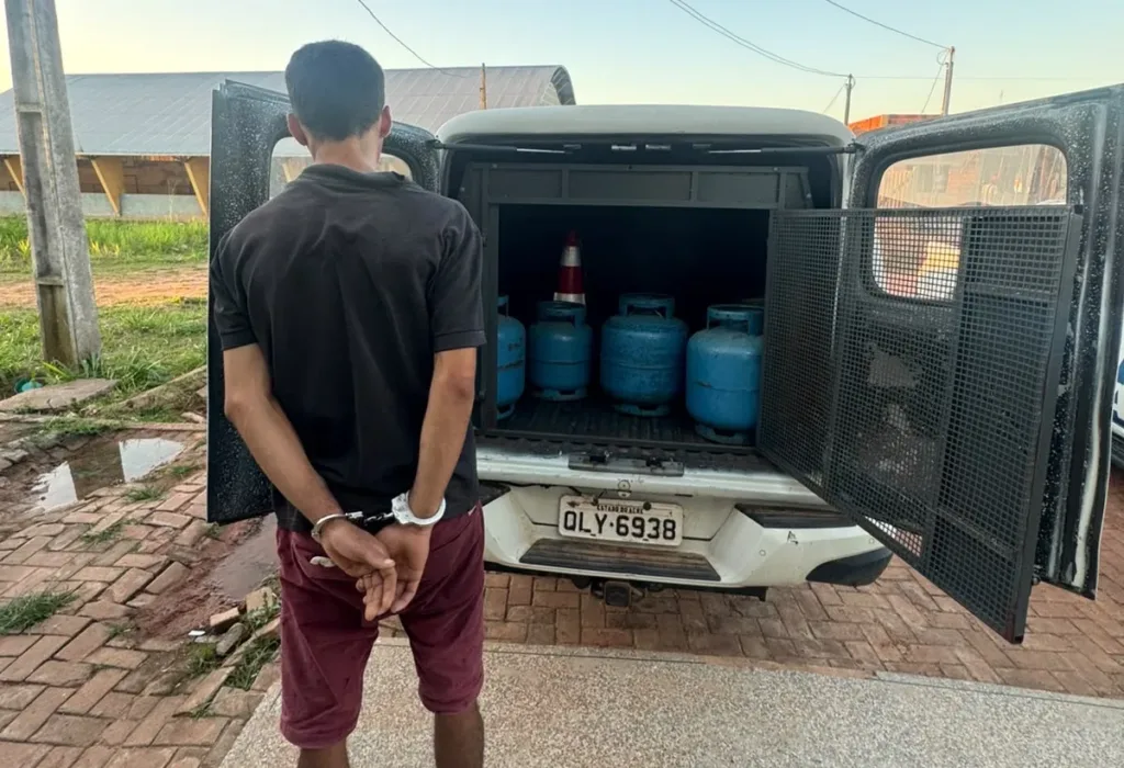 Polícia Militar recupera cinco botijas de gás furtadas e moto roubada em ações no Vale do Juruá