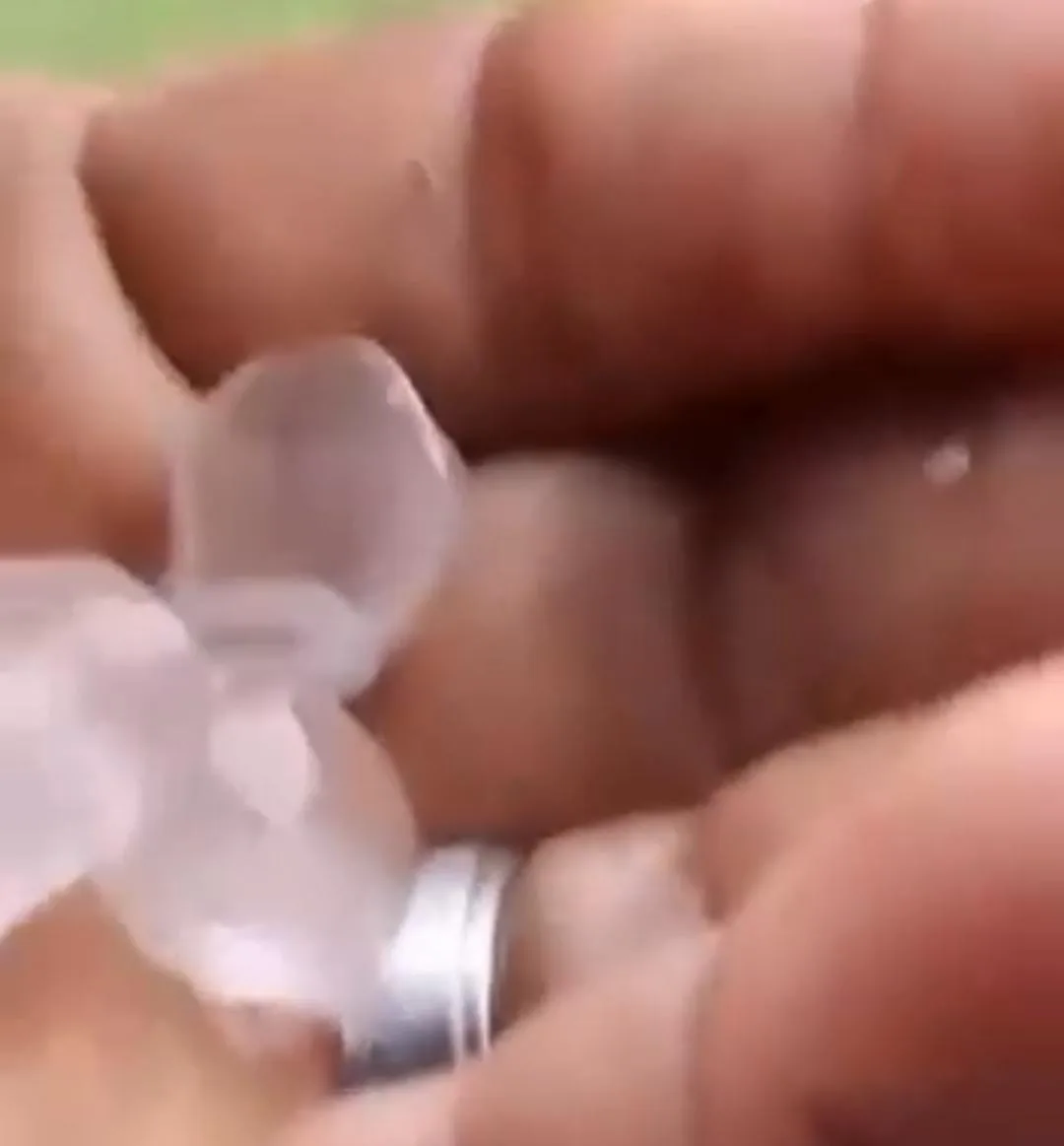 VÍDEO: Chuva de granizo surpreende moradores em zona rural no interior do Acre