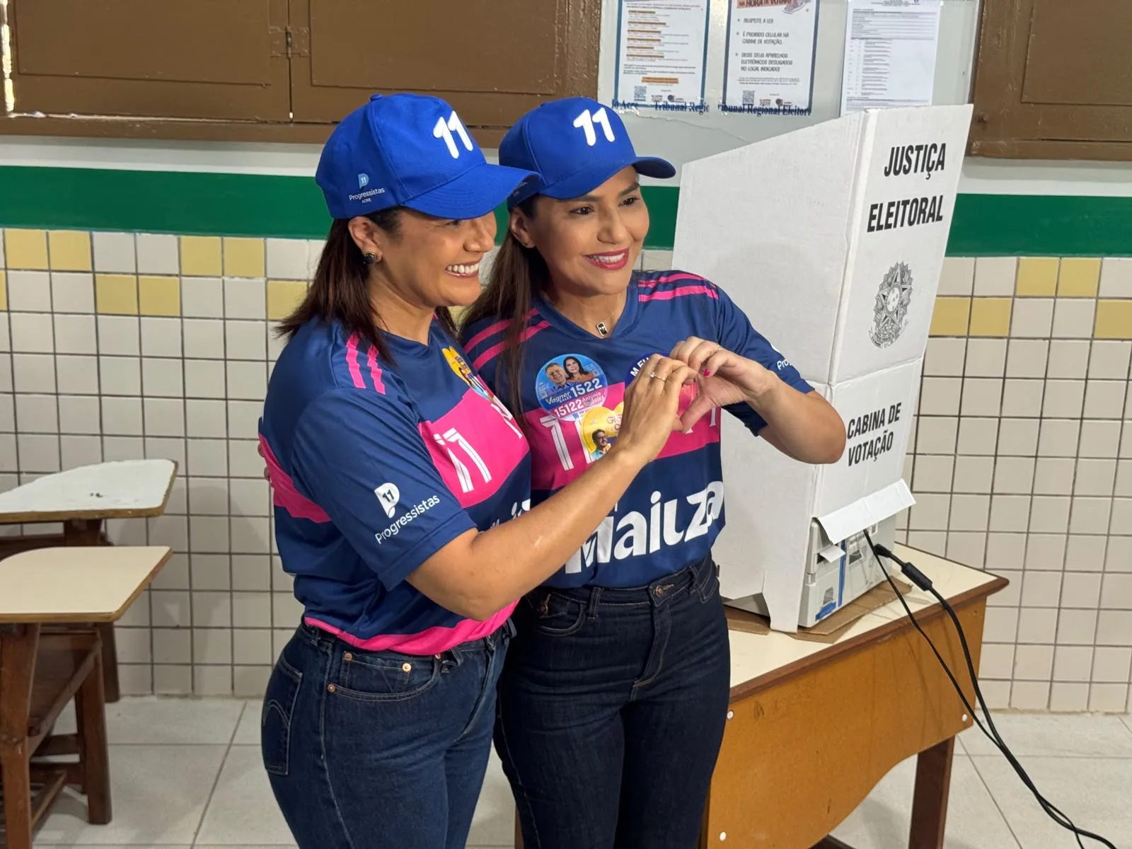 Confiante, Jéssica Sales vota no Vale do Juruá e pede participação dos eleitores nas urnas